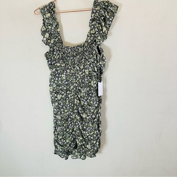 NWT ASTR the Label Ditsy Daisy Ruched Mini Dress Medium - Picture 6 of 7